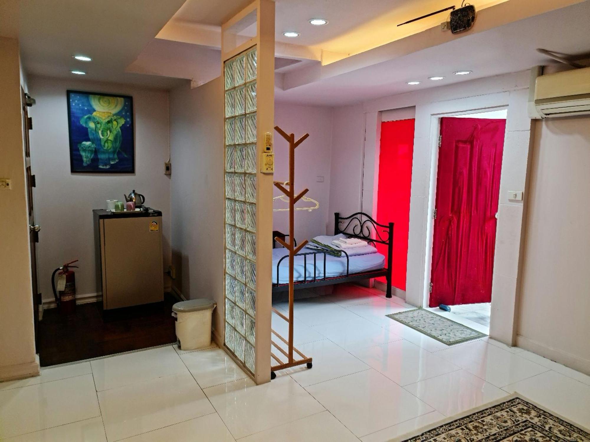 Хостел Ddm House Бангкок Экстерьер фото